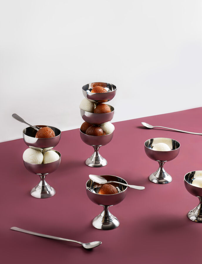Rasvi gulab jamun and rasgulla